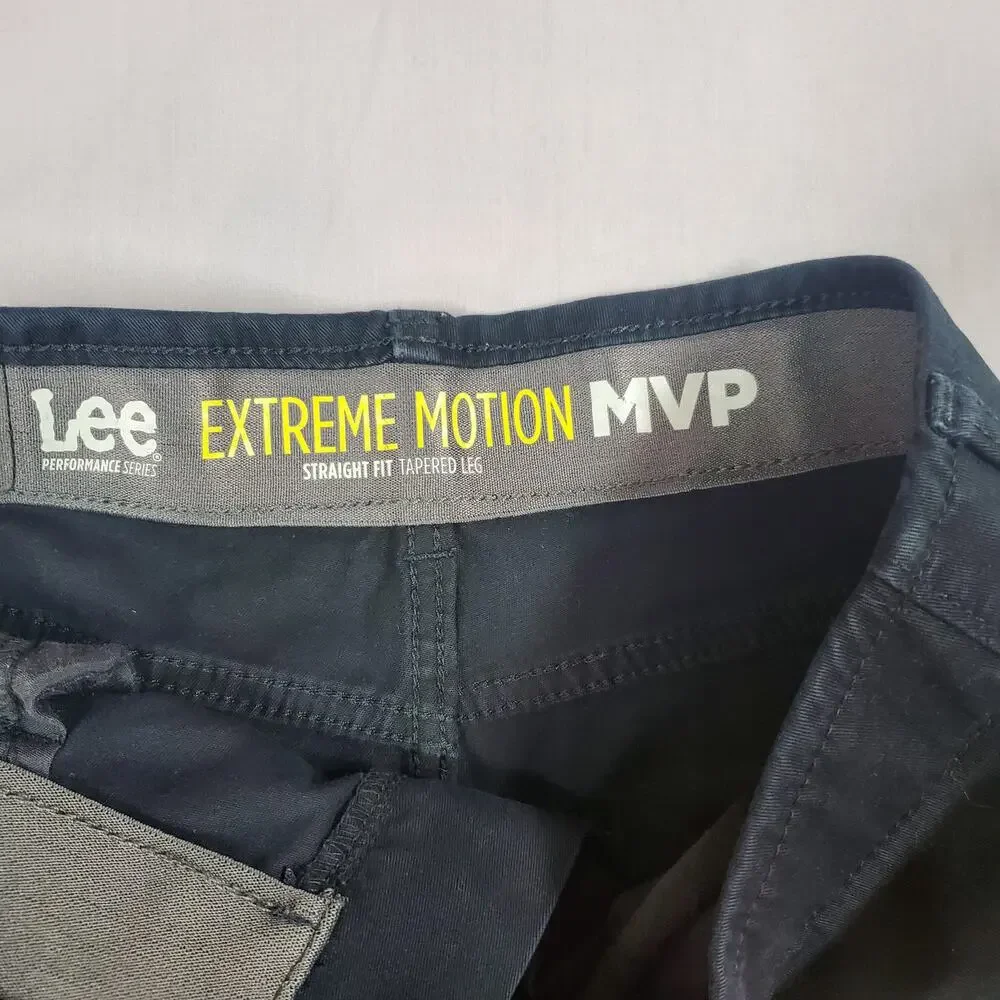Lee Mens Extreame Motion MVP Straight Fit Tapered Leg Jeans Size  32x34